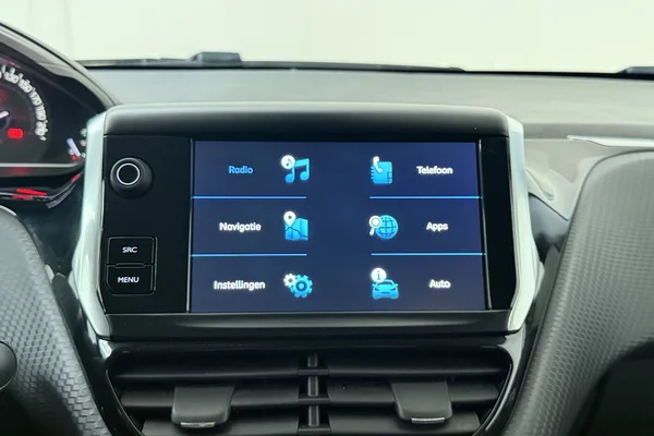 Peugeot 2008 (2019) — foto 3 van 18