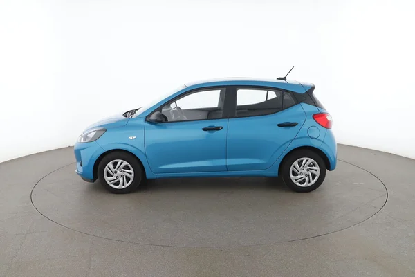 Hyundai i10 (2022) — foto 9 van 16