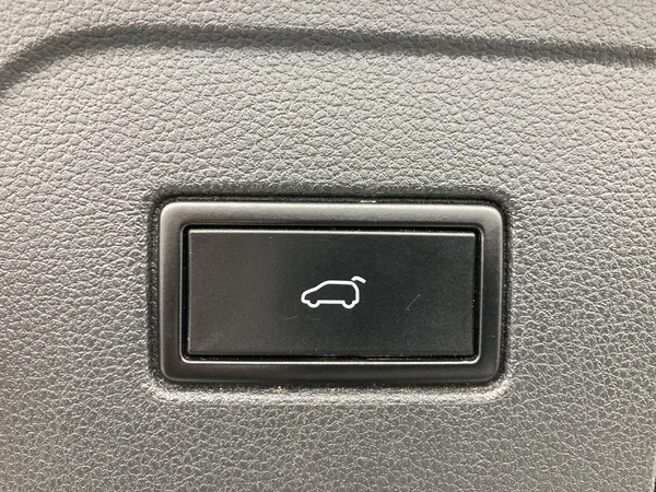 VOLKSWAGEN Touran (2020) — foto 15 van 36