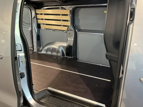 Peugeot Expert (2025) — foto 10 van 23