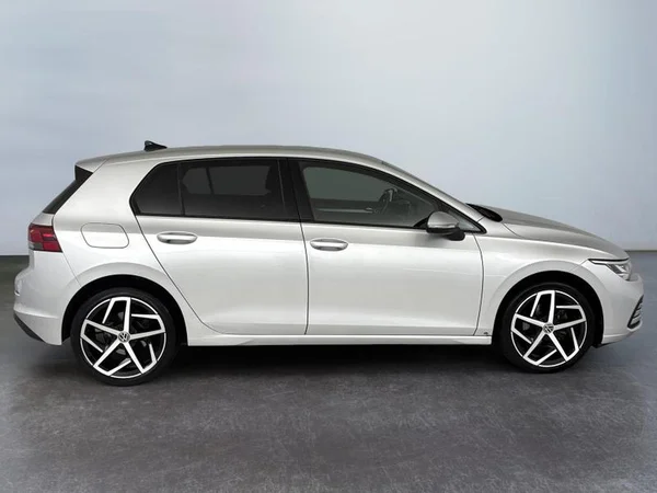 VOLKSWAGEN Golf VIII Dsl (2023) — foto 30 van 35
