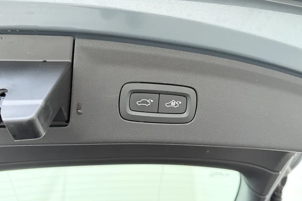 POLESTAR Polestar 2 (2023) — foto 8 van 19