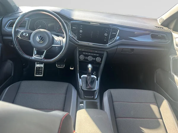 VOLKSWAGEN T-Roc (2020) — foto 2 van 24