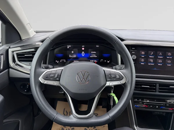 VOLKSWAGEN Polo (2023) — foto 10 van 11
