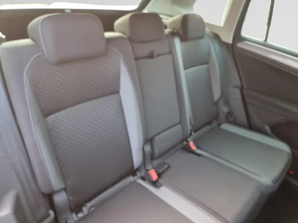 VOLKSWAGEN Tiguan (2022) — foto 11 van 23