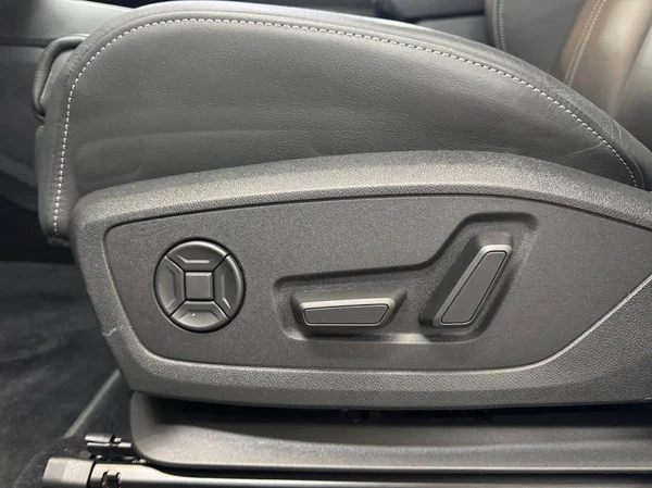 AUDI Q4 e-tron (2025) — foto 6 van 15