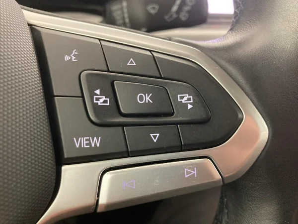VOLKSWAGEN Golf VIII SW (2024) — foto 4 van 34