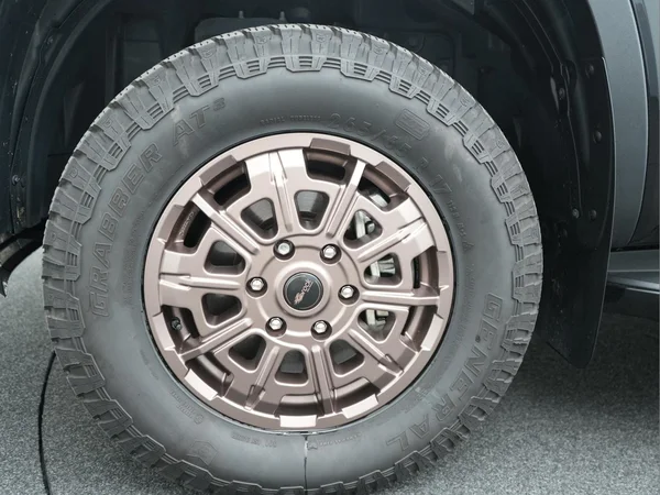VOLKSWAGEN Amarok Double Cab Dsl (2024) — foto 26 van 28
