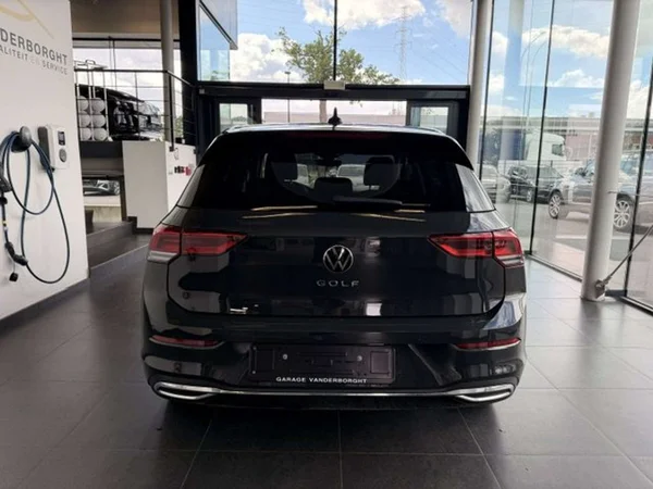 Volkswagen Golf (2024) — foto 20 van 23