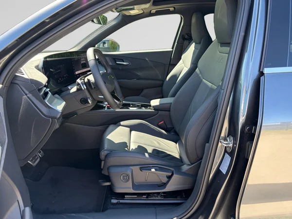 AUDI Q3 SUV (2025) — foto 6 van 16