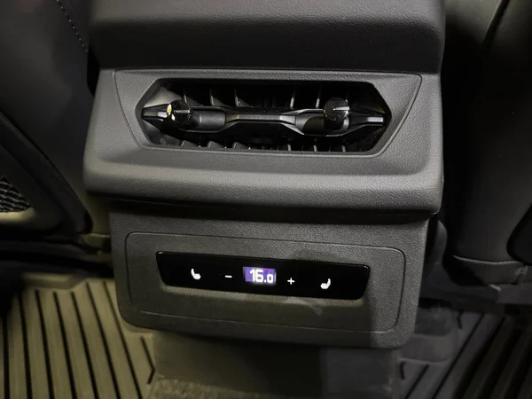 AUDI Q6 e-tron (2025) — foto 3 van 25