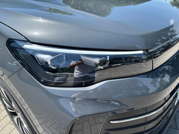 VOLKSWAGEN Tiguan (2026) — foto 13 van 24