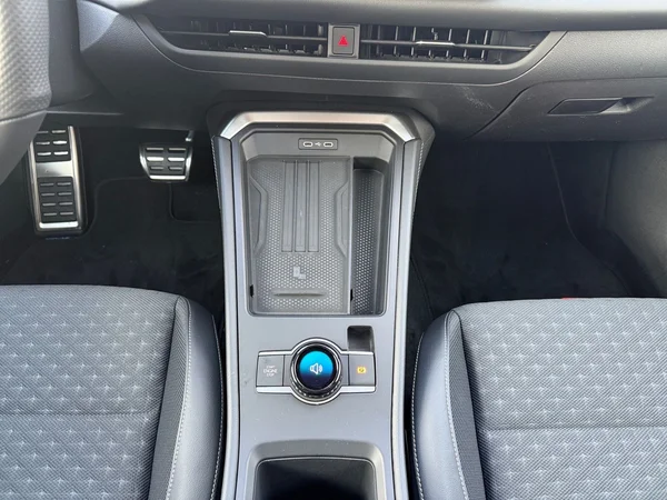 VOLKSWAGEN T-Roc (2026) — foto 35 van 35