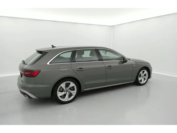 AUDI A4 Avant (2024) — foto 2 van 36