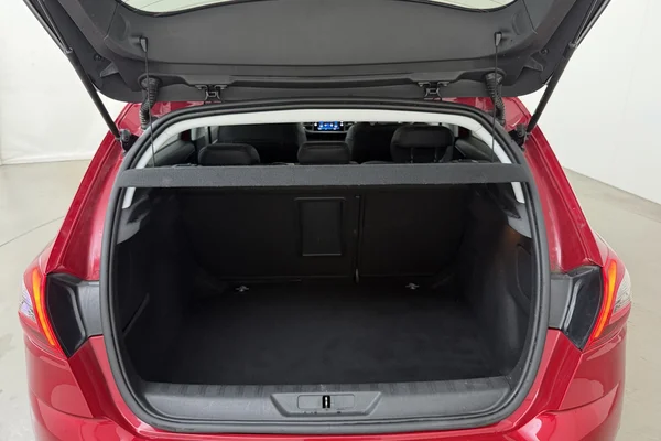 Peugeot 308 (2020) — foto 16 van 20