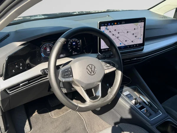 VOLKSWAGEN Golf VIII SW (2024) — foto 20 van 20