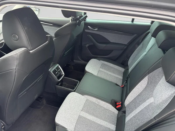 SKODA Octavia Combi (2025) — foto 10 van 24