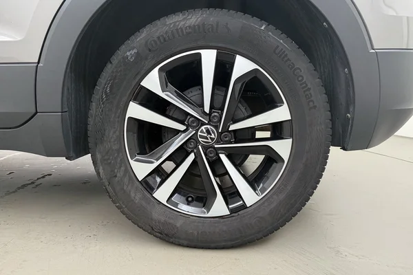 Volkswagen T-Cross (2021) — foto 16 van 19