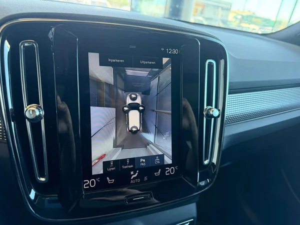 Volvo XC40 (2018) — foto 6 van 23