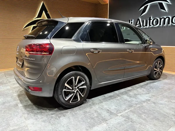 Citroen C4 (2019) — foto 19 van 27