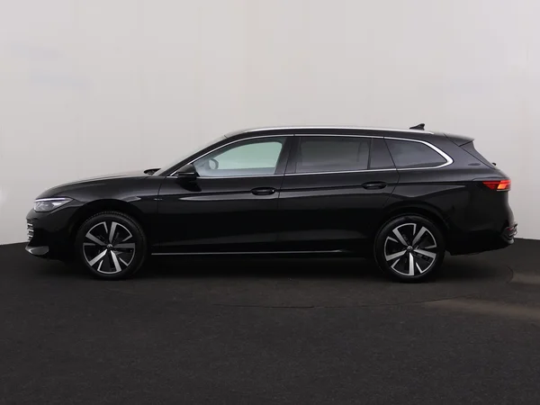 VOLKSWAGEN Passat SW (2025) — foto 15 van 19