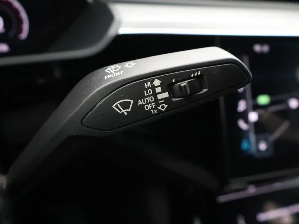 Audi e-tron (2021) — foto 22 van 29