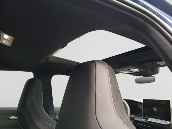 VOLKSWAGEN Golf VIII (2026) — foto 6 van 14