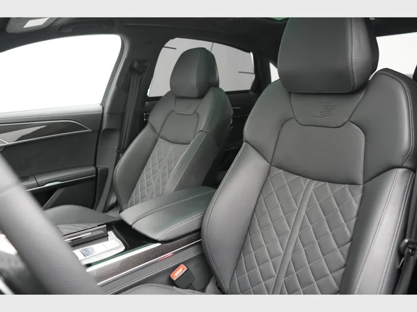 AUDI A8 Long PHEV (2024) — foto 17 van 43