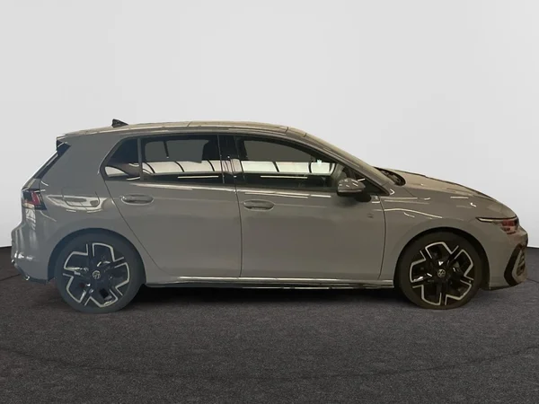 VOLKSWAGEN Golf VIII (2025) — foto 19 van 22