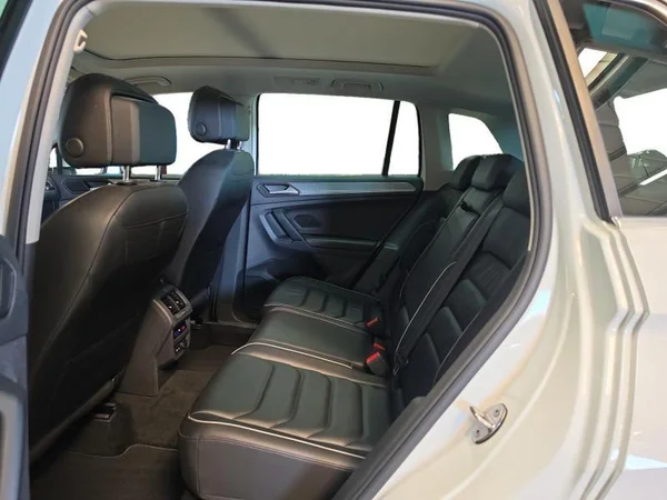 VOLKSWAGEN Tiguan Dsl (2021) — foto 5 van 36