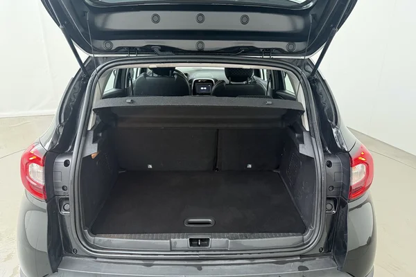 Renault Captur (2017) — foto 25 van 29