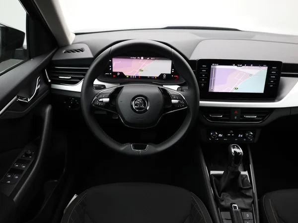 SKODA Kamiq (2022) — foto 5 van 21