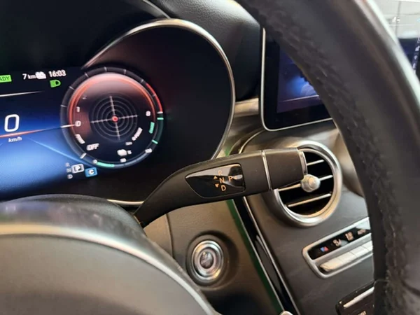 Mercedes-Benz C-Klasse (2020) — foto 14 van 24