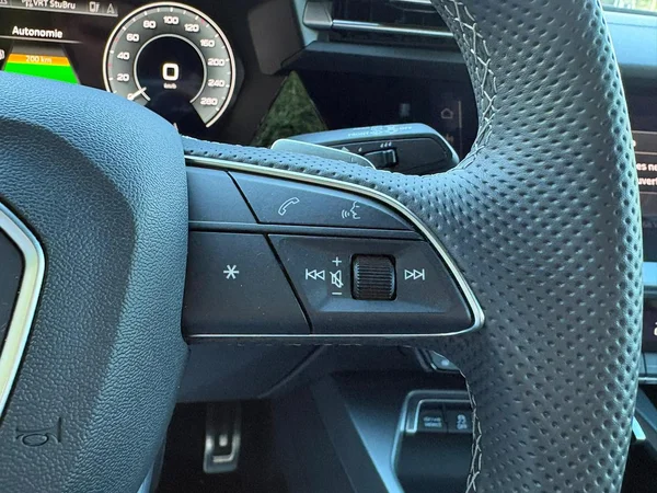 AUDI A3 Sportback PHEV (2025) — foto 4 van 24