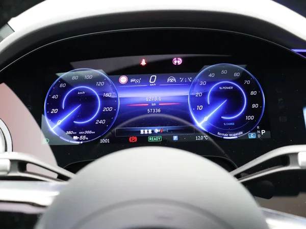 Mercedes-Benz EQS (2023) — foto 9 van 38