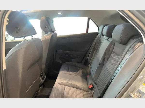 VOLKSWAGEN T-Roc (2026) — foto 2 van 28