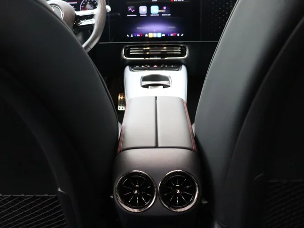 Mercedes-Benz CLA (2025) — foto 17 van 31