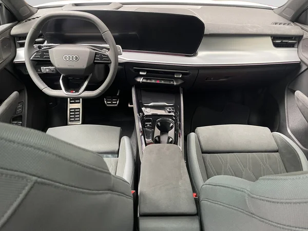 AUDI Q3 SUV e-hybrid (PHEV) (2025) — foto 4 van 16