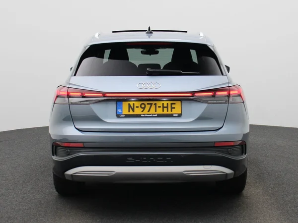 Audi Q4 e-tron (2021) — foto 45 van 48