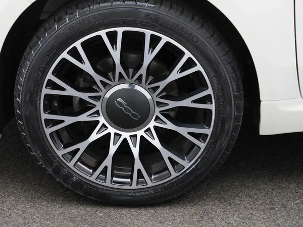 Fiat 500 (2023) — foto 4 van 41