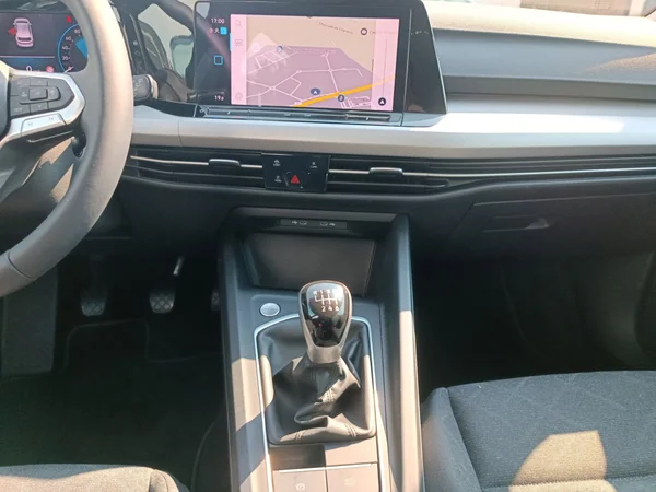 VOLKSWAGEN Golf VIII (2024) — foto 5 van 24