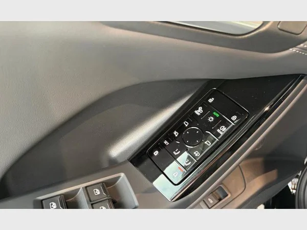 AUDI Q6 e-tron (2026) — foto 10 van 21