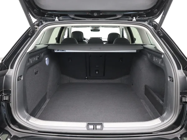 SKODA Superb Combi (2025) — foto 2 van 23