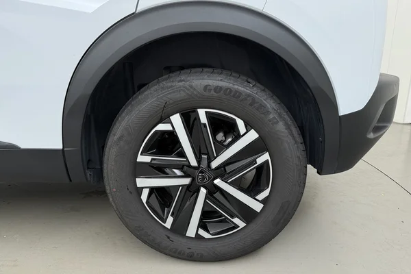 Peugeot 2008 (2025) — foto 13 van 16