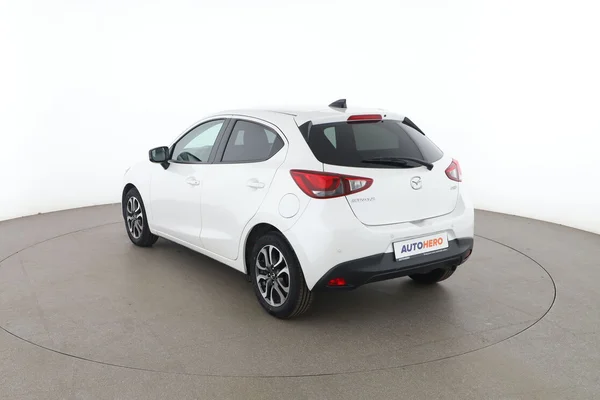 Mazda 2 (2017) — foto 10 van 16