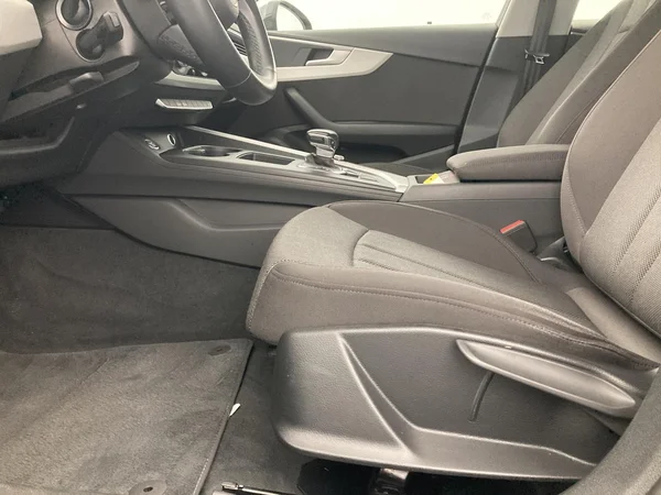 AUDI A4 Avant (2021) — foto 18 van 36