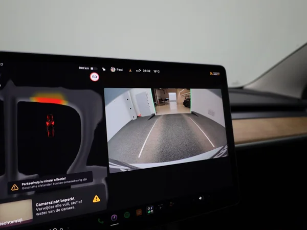 Tesla Model 3 (2022) — foto 22 van 40