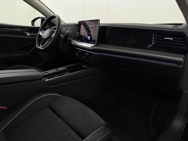 VOLKSWAGEN Passat SW (2025) — foto 11 van 19