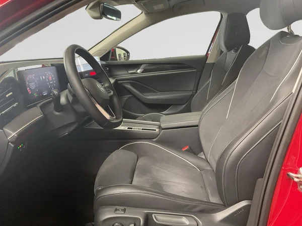VOLKSWAGEN Passat SW (2025) — foto 22 van 22