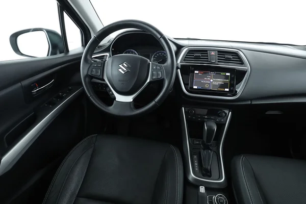 Suzuki SX4 (2018) — foto 4 van 16